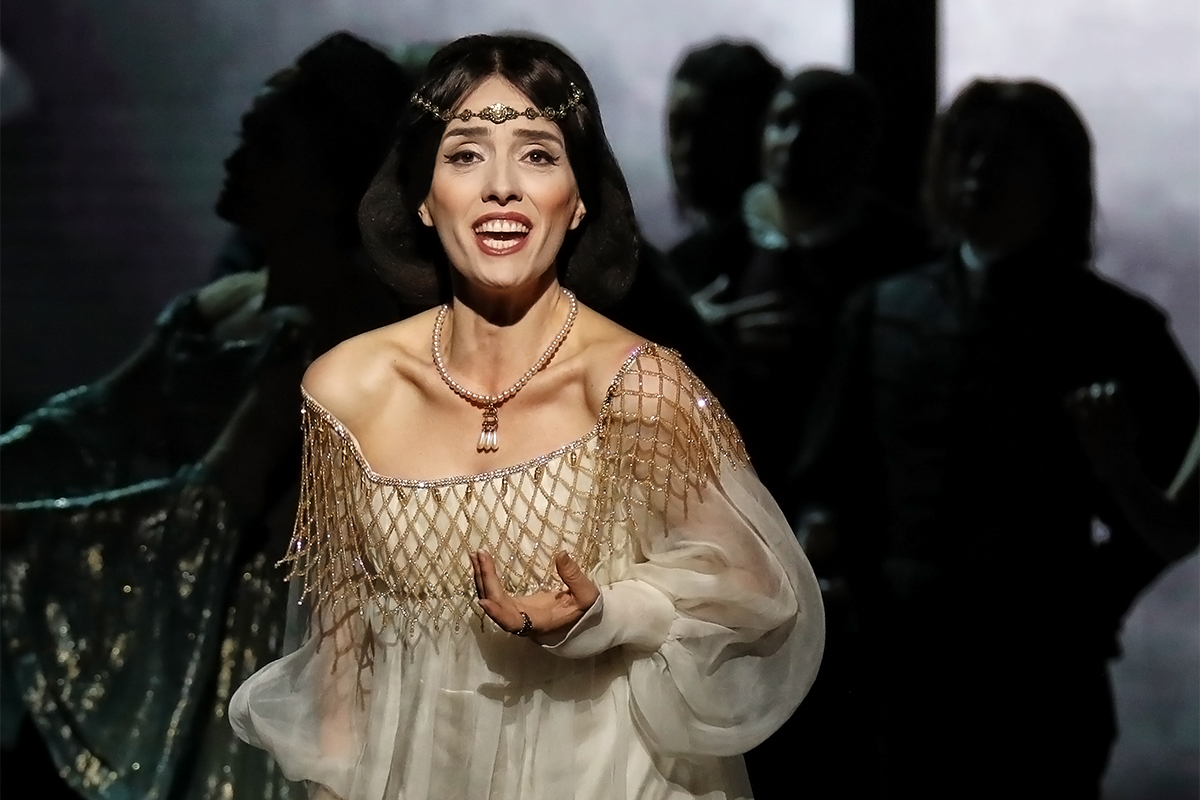 Ermornela Jaho as Anna Boleyn in Opera Australia's 2019 production of Anna Bolena at the Sydney Opera House (photograph by Prudence Upton)