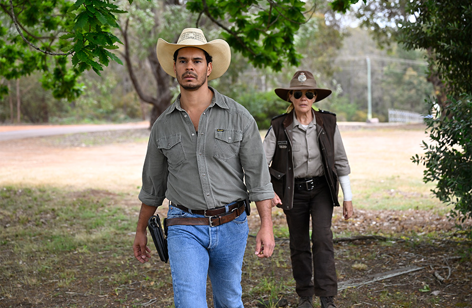  Mark Coles Smith as Det Jay Swan and Robyn Malcolm as Simmo (courtesy of Bunya Productions)