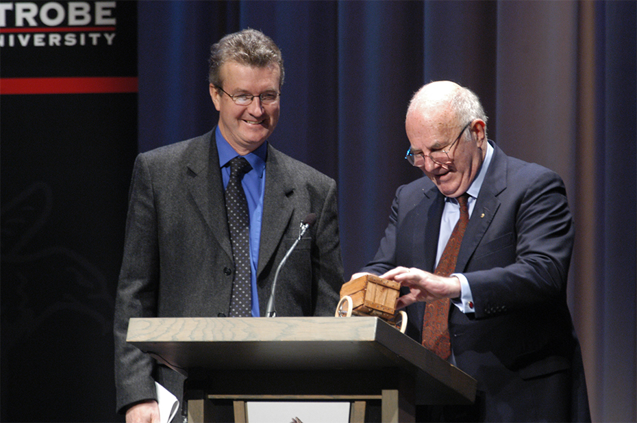 Clive James and Peter Goldsworthy at the 2003 La Trobe University/ABR Annual Lecture in Mildura on 25 July 2003