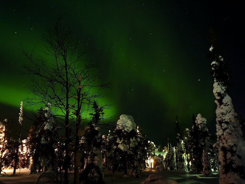 Green Northern Lights in Ruka, Finland, 2011 (photograph by Timo Newton-Syms via Wikimedia Commons)