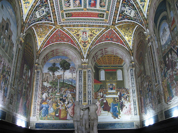 Duomo Siena photograph by Gryffindor via Wikimedia Commons