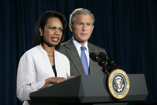 Rice answers press questions w Bush August 7 2006