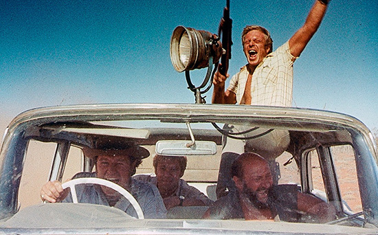  Peter Whittle, Gary Bond, Jack Thompson, and Donald Pleasence in Wake in Fright 1971