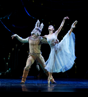 Queensland Ballets Midsummer Nights Dream. Laura Hidalgo and Rian Thompson. Photo David Kelly HR