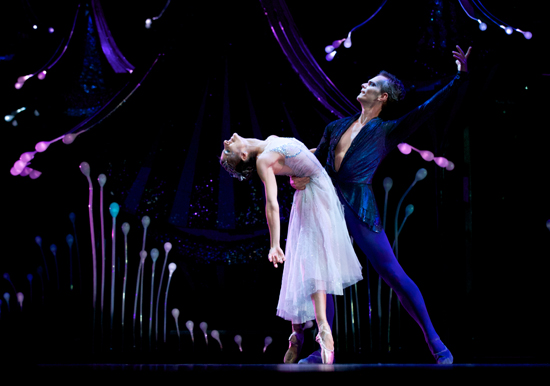 Queensland Ballets Midsummer Nights Dream Lara Hidalgo and Victor Estevez . Photo David Kelly HR 2