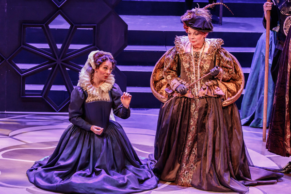 Rosmund Illing as Queen Elizabeth I and Elena Xanthoudakis as Mary Stuart (photograph by Robin Hall)