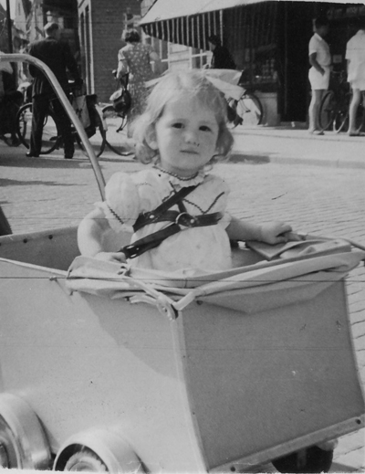 Elisabeth Holdsworth as a child (photograph courtesy of Elisabeth Holdsworth)