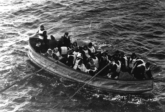 Titanic-lifeboat 550px