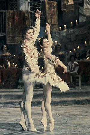 Rudolf Nureyev and Lucette Aldous, 1972 (photograph by Paul Cox)