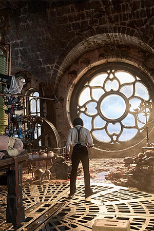 Jacob Elordi as the Creature and Oscar Isaac as Victor Frankenstein (Oscar Isaac)