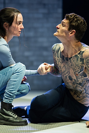 Zoe de Plevitz as Jess and Dan Daw as John (photograph by Morgan Roberts)