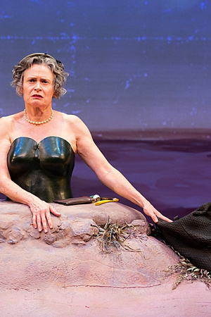 Judith Lucy in Happy Days (photograph by Pia Johnson). 