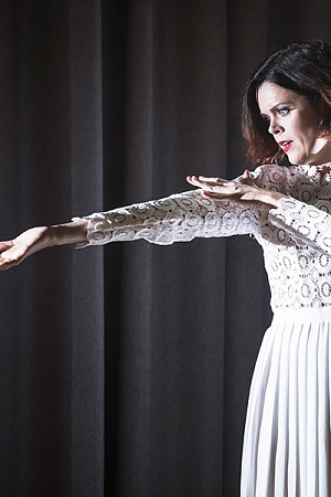 Valda Wilson as Dido (photograph by Cassandra Hannagan) 