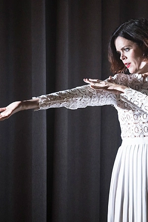 Valda Wilson as Dido (photograph by Cassandra Hannagan) 