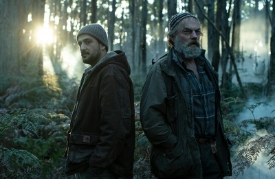 Phoenix Raei as Dan and Hugo Weaving as Mit (photograph courtesy of Bonsai Films and by Sarah Enticknap).