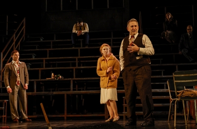 Sean Keenan as Happy Loman, Alison Whyte as Linda Loman and Anthony LaPaglia as Willy Loman (photograph by Jeff Busby).