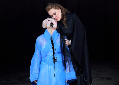 Hoyori Maruo as Lou-Ling and Rebecca Nash as Turandot (photograph courtesy of Opera Australia)