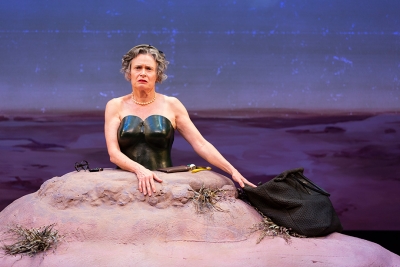 Judith Lucy in Happy Days (photograph by Pia Johnson). 