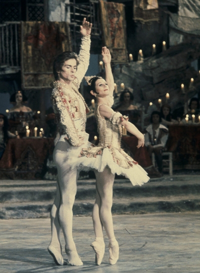 Rudolf Nureyev and Lucette Aldous, 1972 (photograph by Paul Cox)